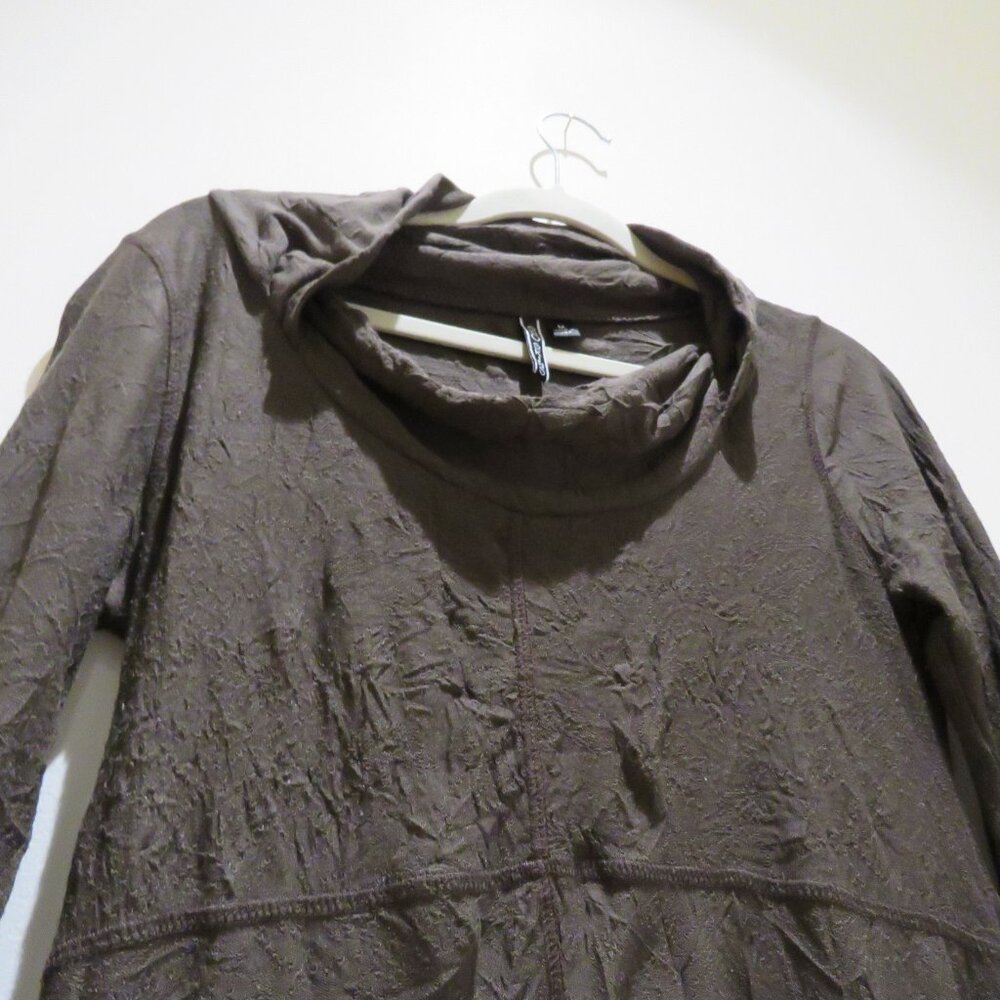 SNOSKINS Cowl Neck Crinkle Lagenlook Art To Wear Tunic Top in Chocolate Brown - Picture 10 of 14